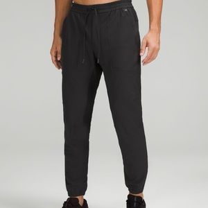 License to Train Jogger (Lululemon)